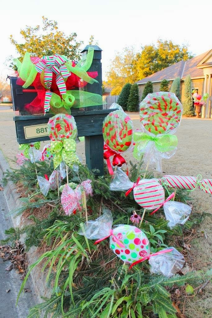 DIY Outdoor Christmas Candy Decorations
 Make Big Candy Decorations