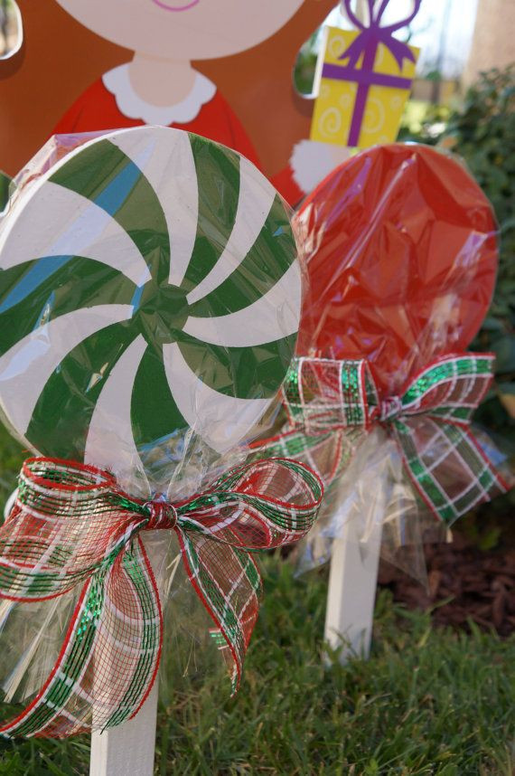 DIY Outdoor Christmas Candy Decorations
 Wooden Christmas Lollipops for yard decorations by