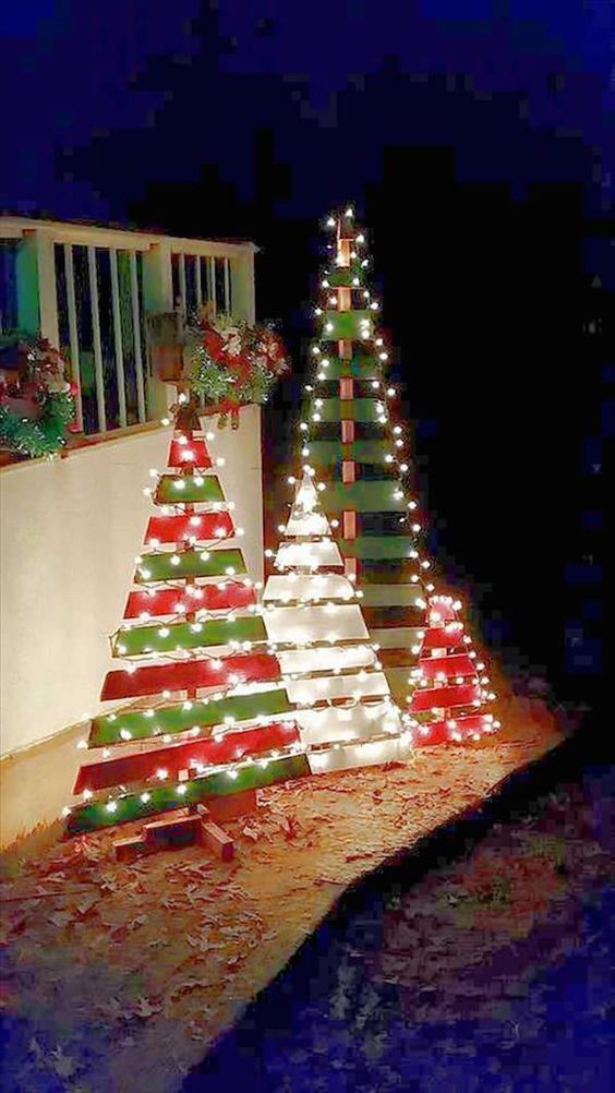 DIY Outdoor Christmas Light Tree
 DIY outdoor wooden pallet Christmas trees with lights