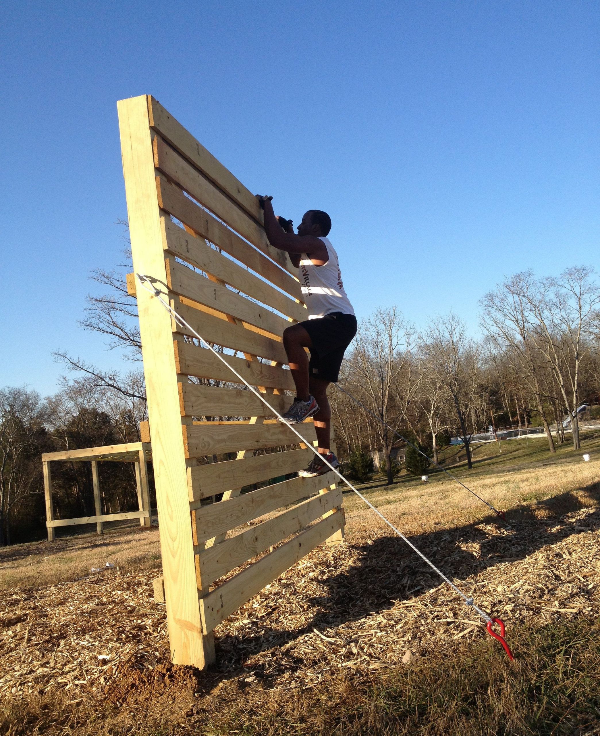 DIY Outdoor Climbing Wall
 diy pallet climbing wall