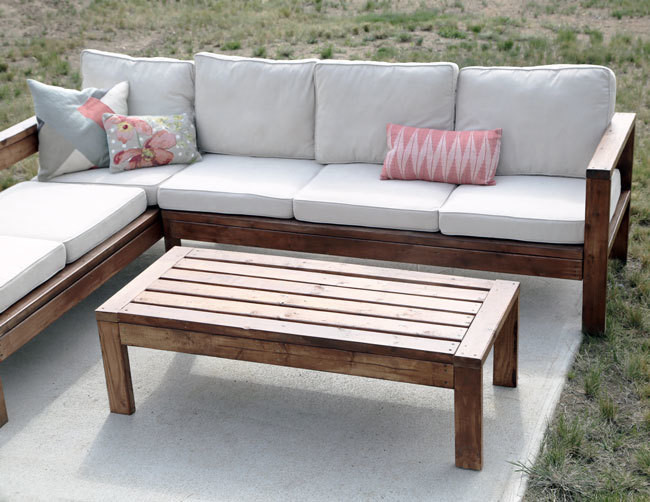 DIY Outdoor Coffee Table
 Ana White