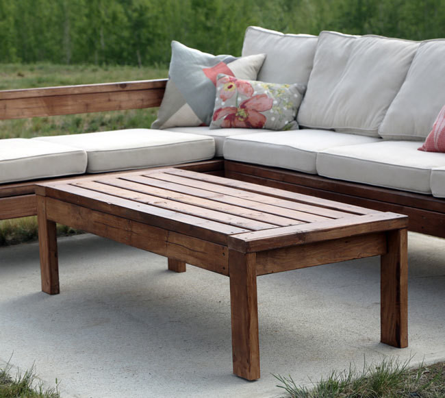 DIY Outdoor Coffee Table
 Ana White