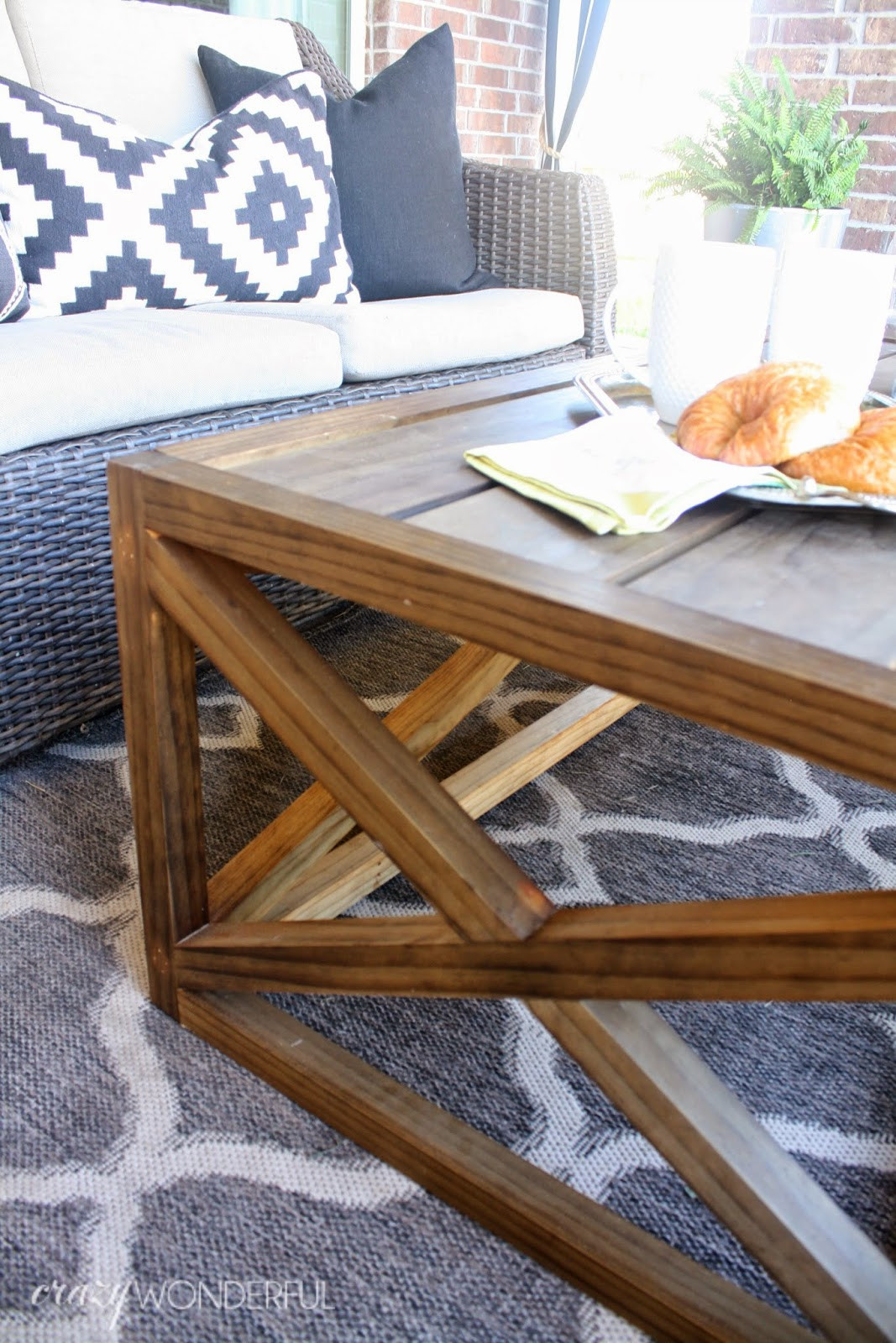 DIY Outdoor Coffee Table
 DIY outdoor coffee table