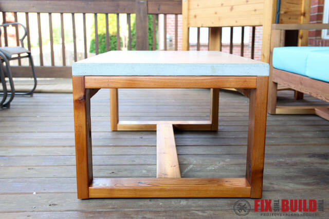 DIY Outdoor Coffee Table
 DIY Concrete Top Outdoor Coffee Table