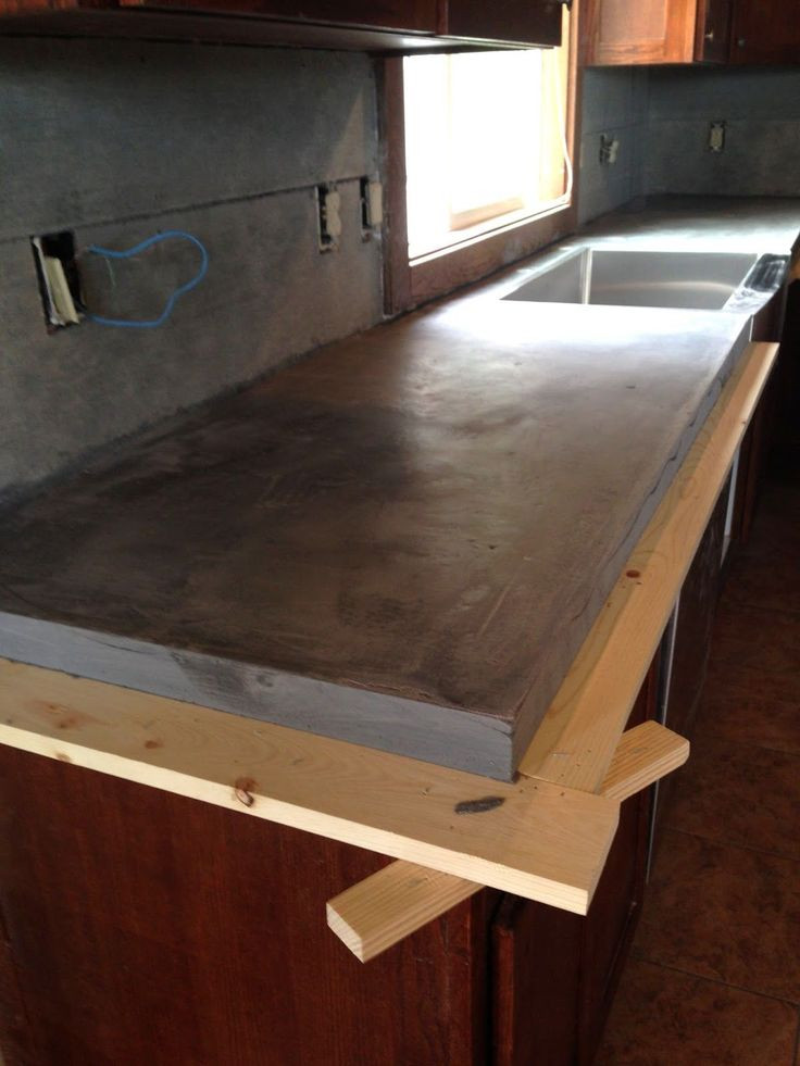 DIY Outdoor Concrete Countertop
 DIY Concrete Counters Poured over Laminate