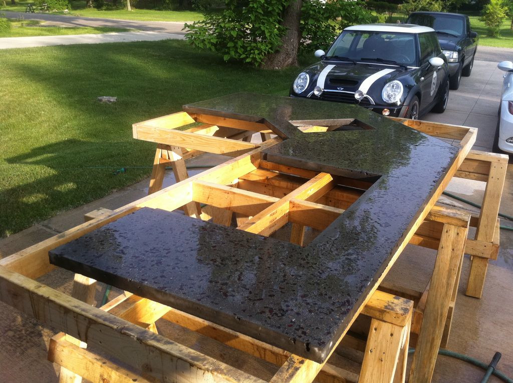 DIY Outdoor Concrete Countertops
 Outdoor Kitchen With Concrete Countertops 8 Steps with