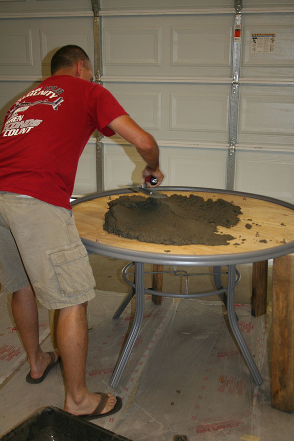 DIY Outdoor Concrete Table
 How to Create a Concrete Table Top for Your Patio Table
