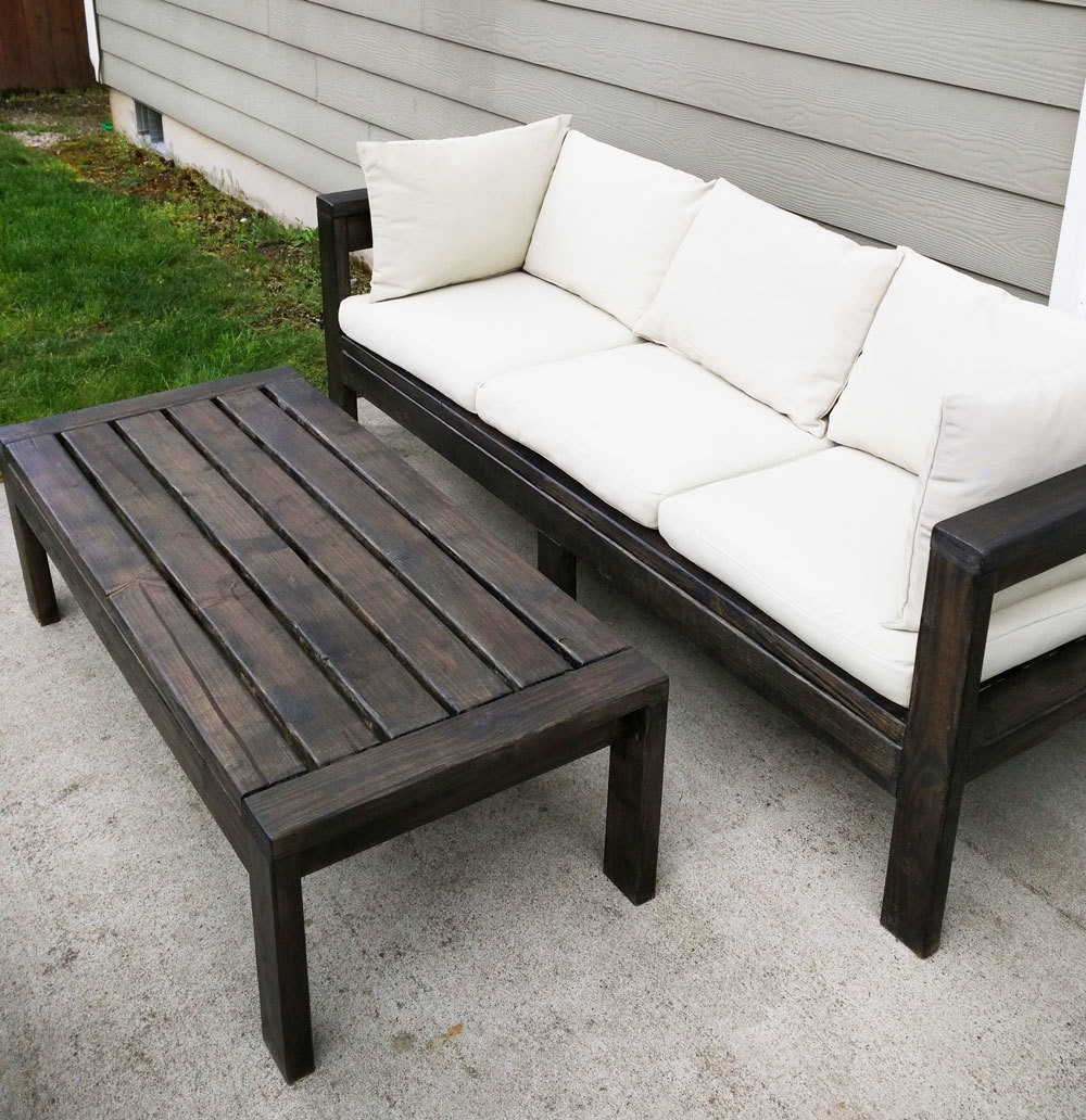 DIY Outdoor Couch Cushions
 2x4 Outdoor Sofa
