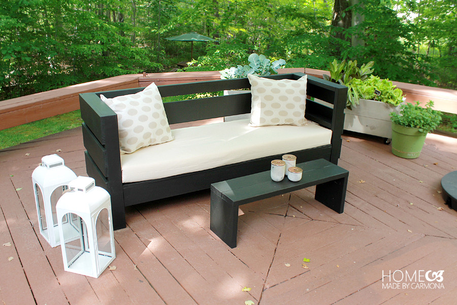 DIY Outdoor Couch
 Learn How to Build an Outdoor Sofa and Coffee Table