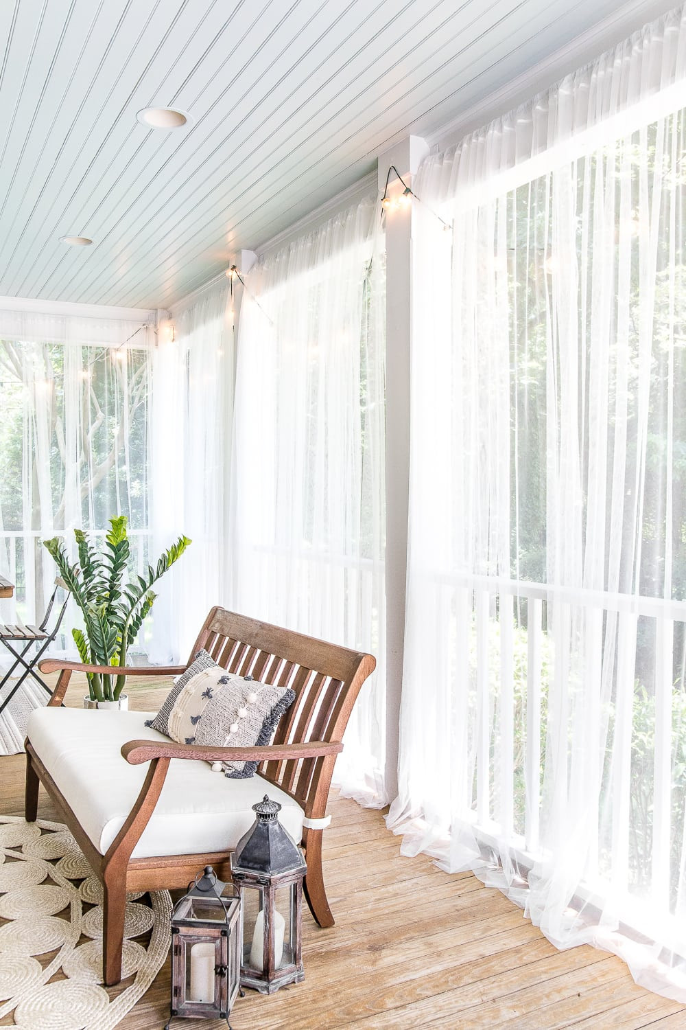 DIY Outdoor Curtains
 DIY Outdoor Curtains and Screened Porch for Under $100