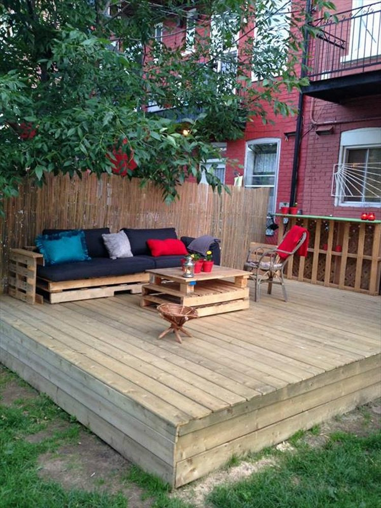 DIY Outdoor Deck
 DIY Pallet Patio Decks with Furniture