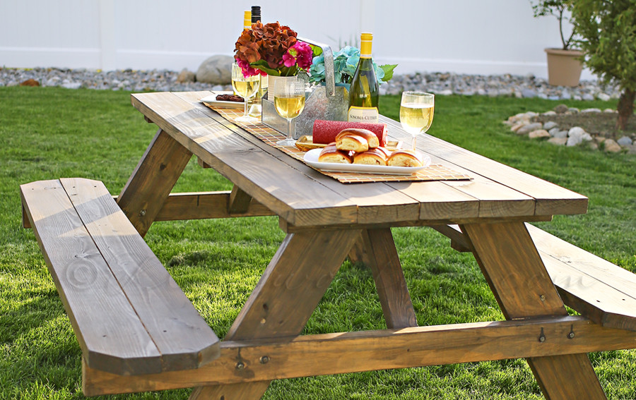 DIY Outdoor Farmhouse Table
 10 DIY Outdoor Farmhouse Tables Seeking Lavendar Lane