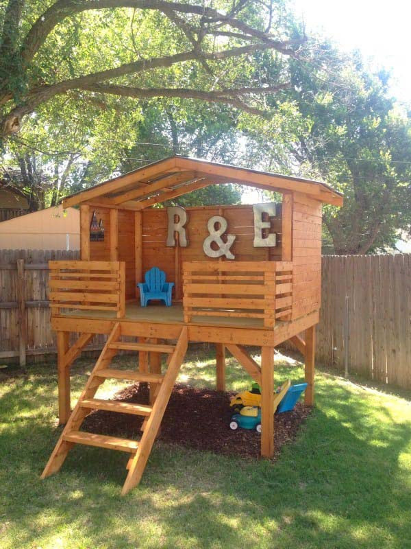 DIY Outdoor Fort
 16 Creative Kids Wooden Playhouses Designs For Your Yard
