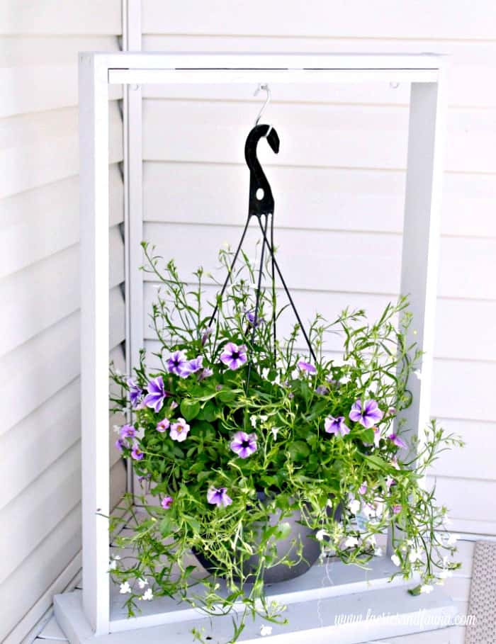 DIY Outdoor Hanging Planter
 DIY Hanging Planter and Sign Frame Easy Woodworking Idea