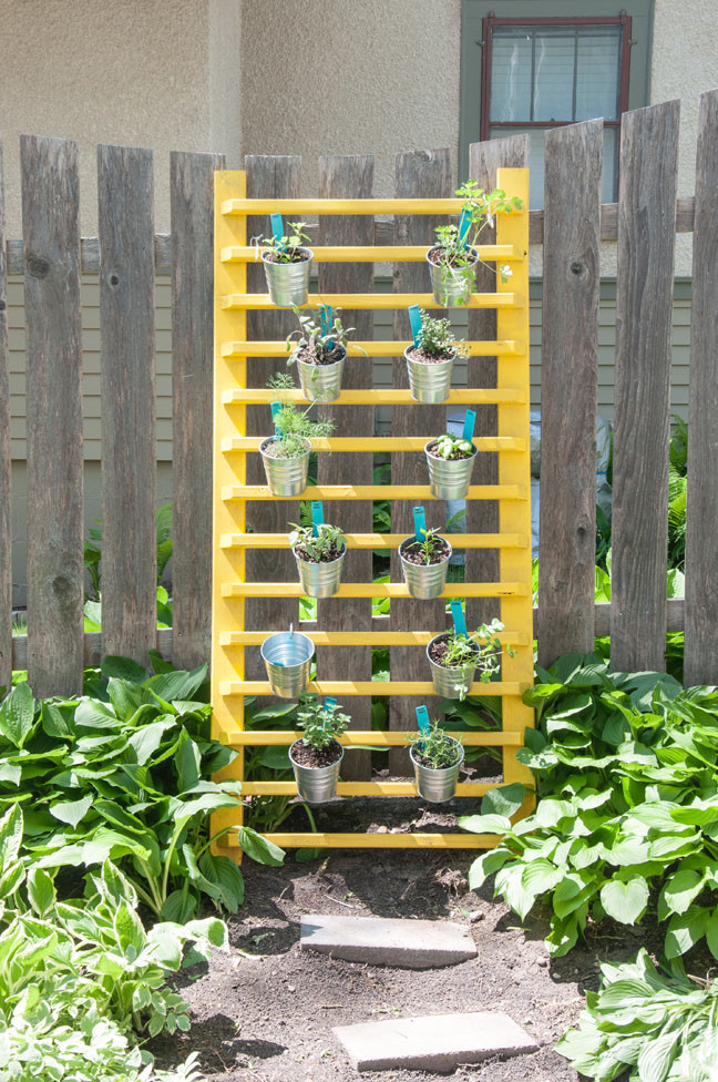 DIY Outdoor Herb Garden
 How to DIY a Vertical Herb Garden for Under $100