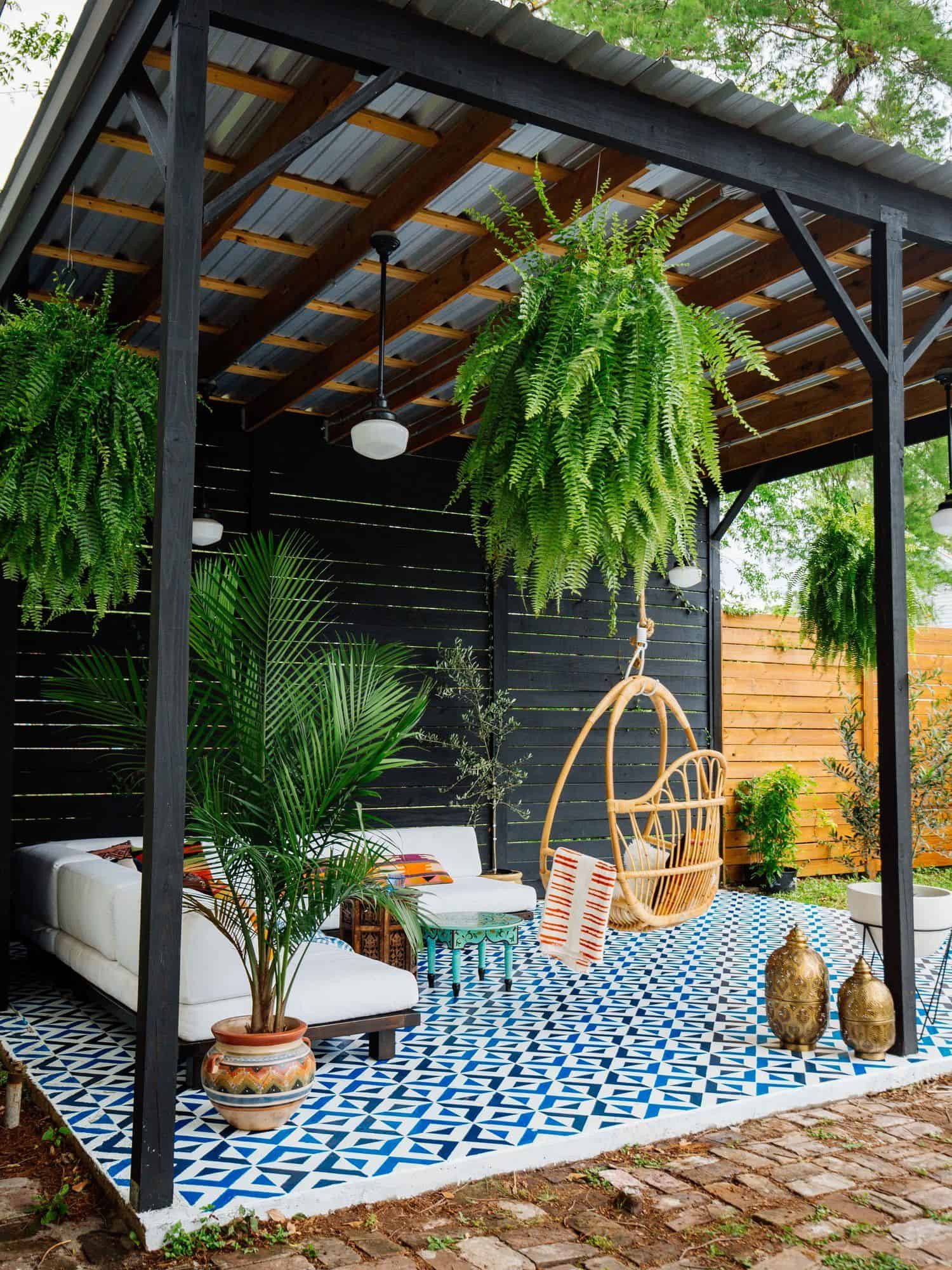DIY Outdoor Pergola
 15 DIY Pergolas You Can Create For Your Own Backyard