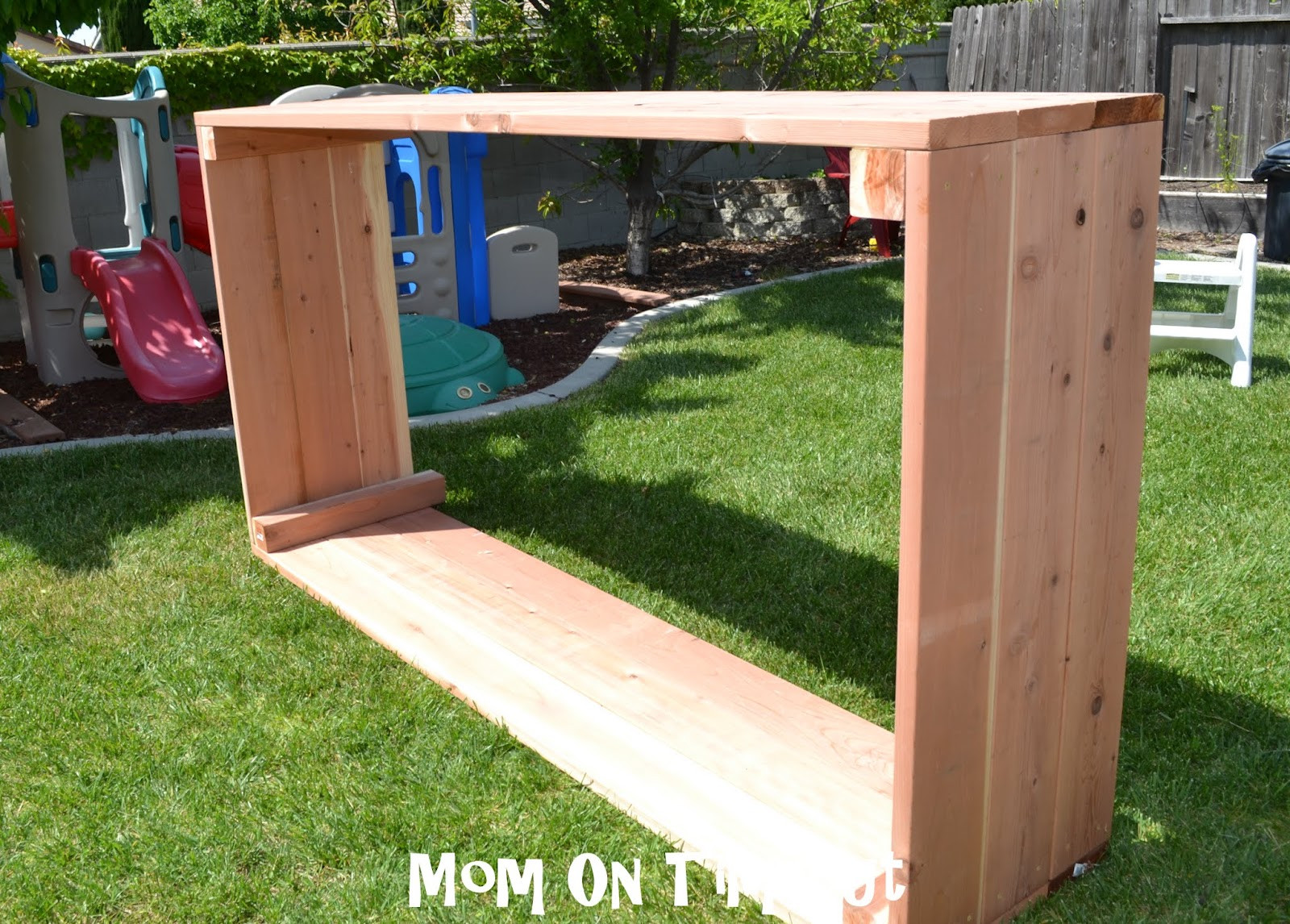 DIY Outdoor Planter Box
 DIY Garden Planter Box Tutorial