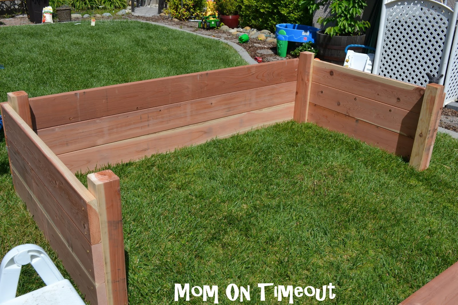 DIY Outdoor Planter Box
 DIY Garden Planter Box Tutorial