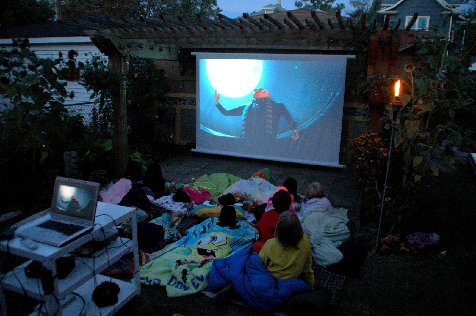 DIY Outdoor Projector
 Our Tiny Oak Park Bungalow DIY Outdoor Movie Screen