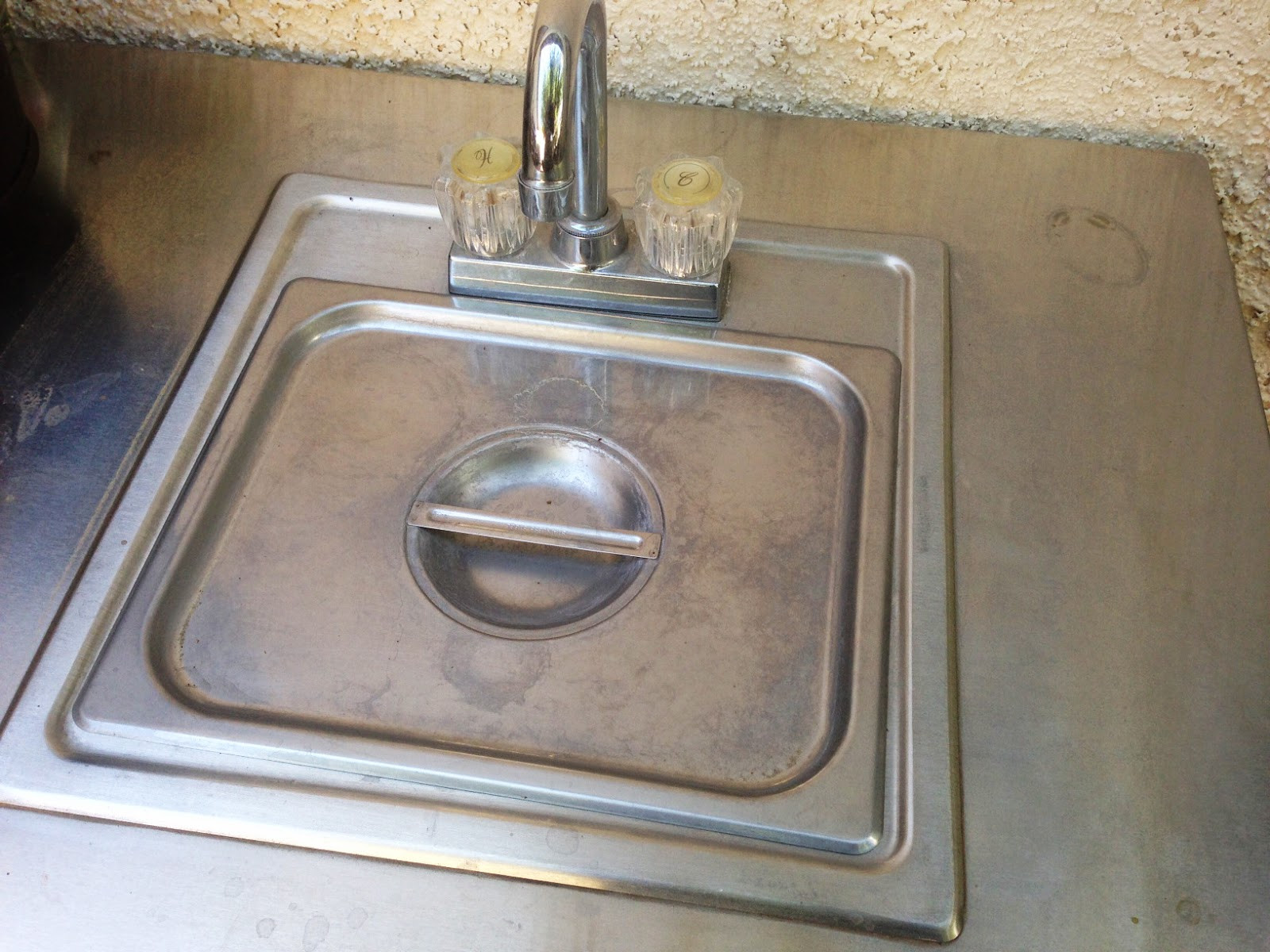 DIY Outdoor Sink Powered By A Water Hose
 TOPONAUTIC Outdoor News Events Recipes DIY Outdoor BBQ sink