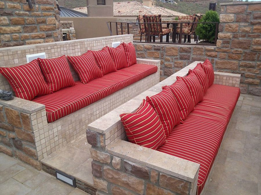 DIY Outdoor Theater
 How to Create an Entertaining Outdoor Movie Night