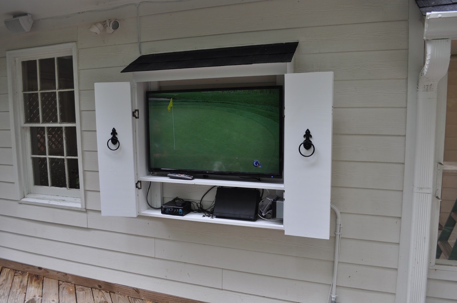 DIY Outdoor Tv
 The Cow Spot TV in a Box