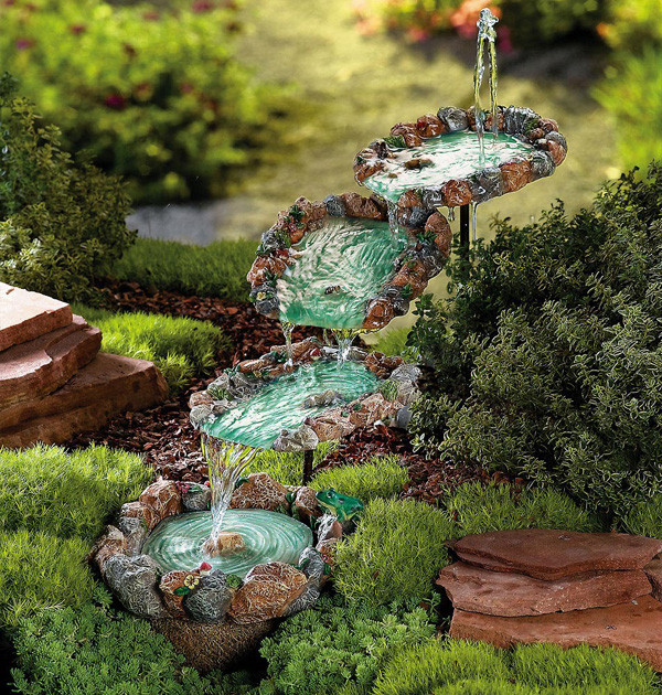 DIY Outdoor Water Fountain
 10 DIY Water Fountain To Make Your Garden More Appealing