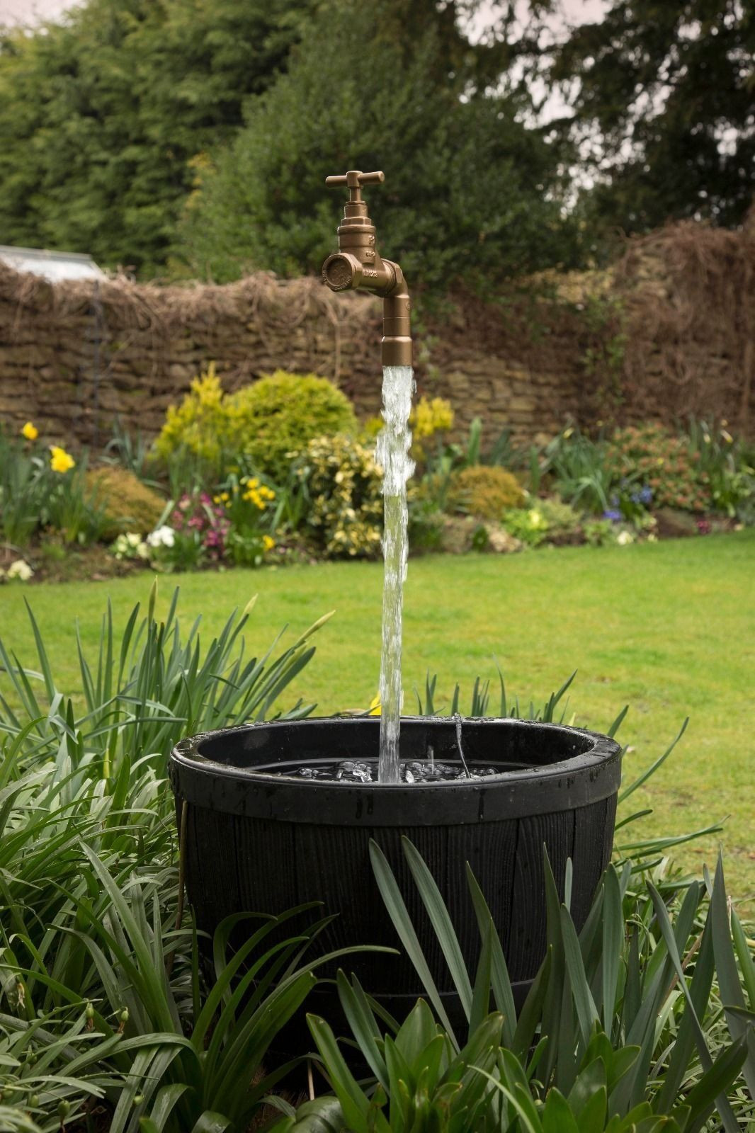 DIY Outdoor Water Fountain Kits
 A large 22mm Floating Tap coupled with a powerful fully