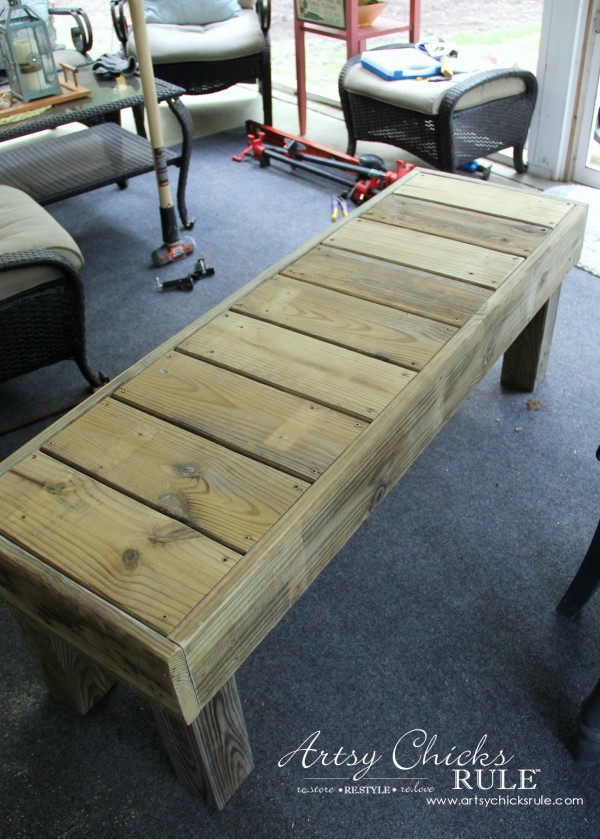 DIY Outdoor Wooden Benches
 Simple DIY Outdoor Bench thrifty project recycled wood