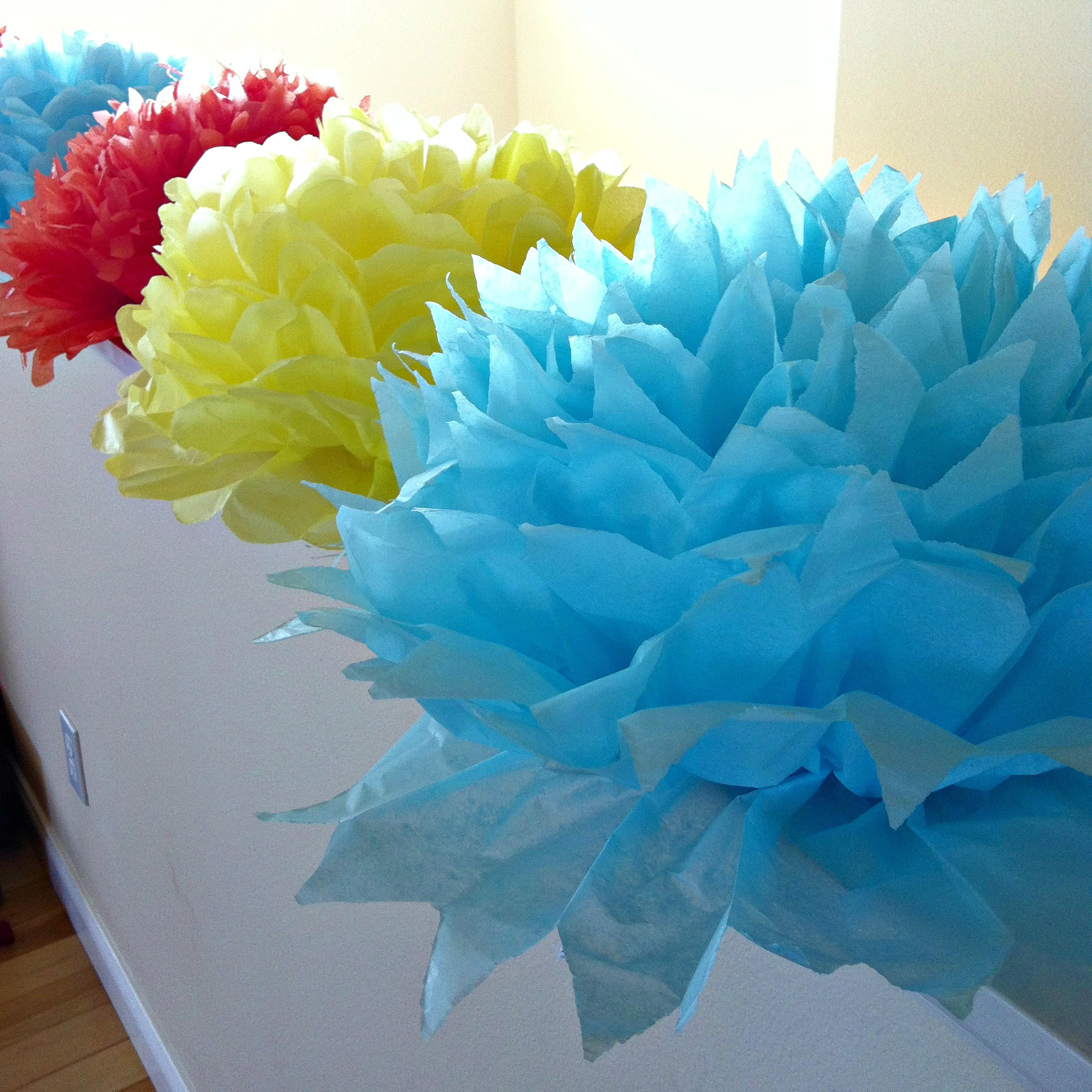 DIY Paper Party Decorations
 Tutorial How To Make DIY Giant Tissue Paper Flowers Sew