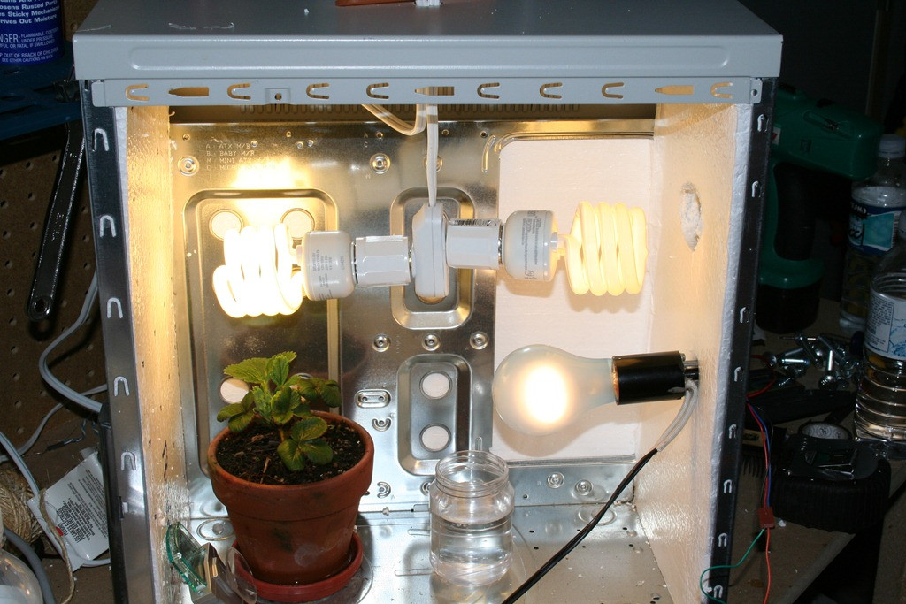 DIY Pc Grow Box
 Building of an indoor puterized grow box