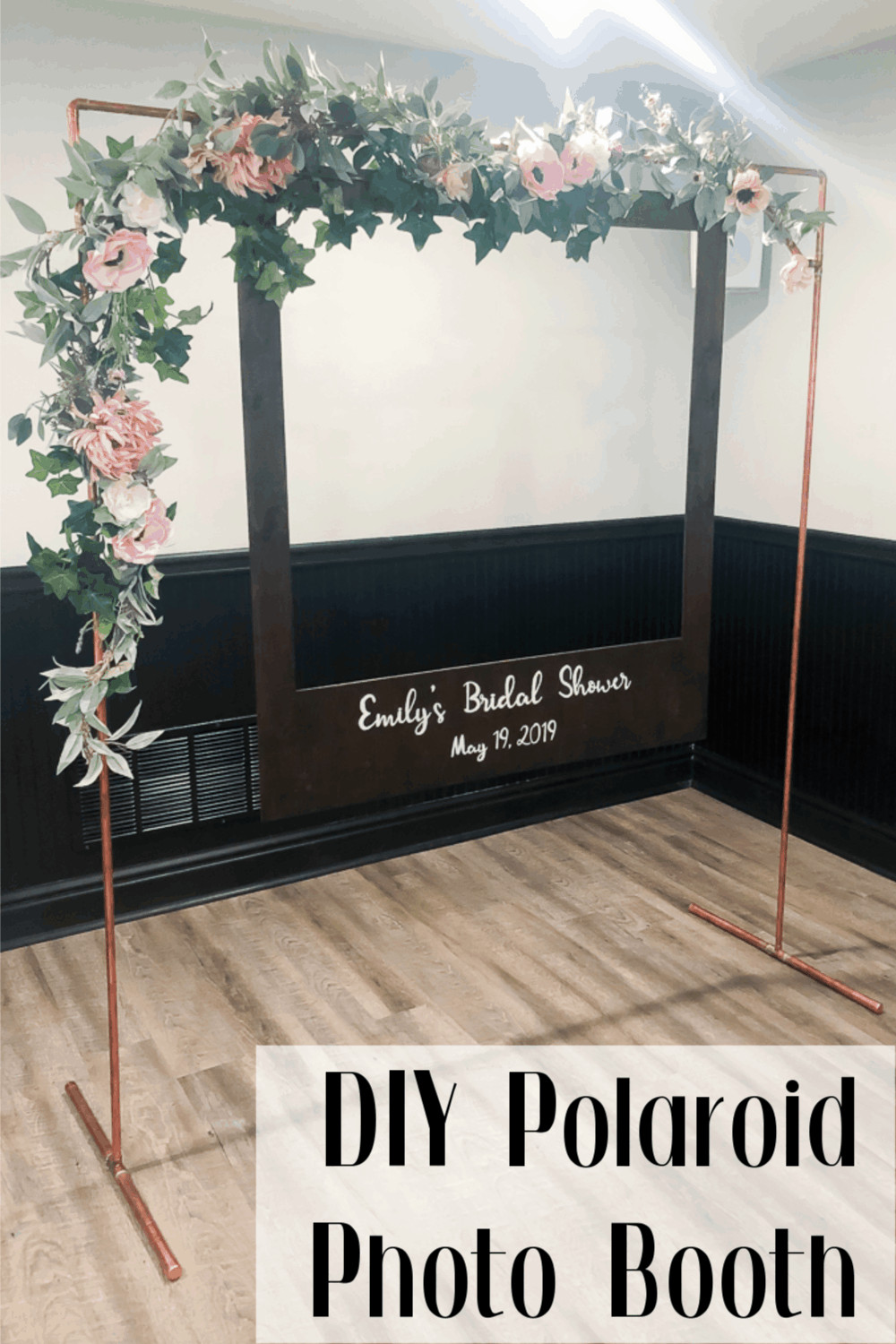 DIY Photobooth Wedding
 DIY Oversized Polaroid Booth