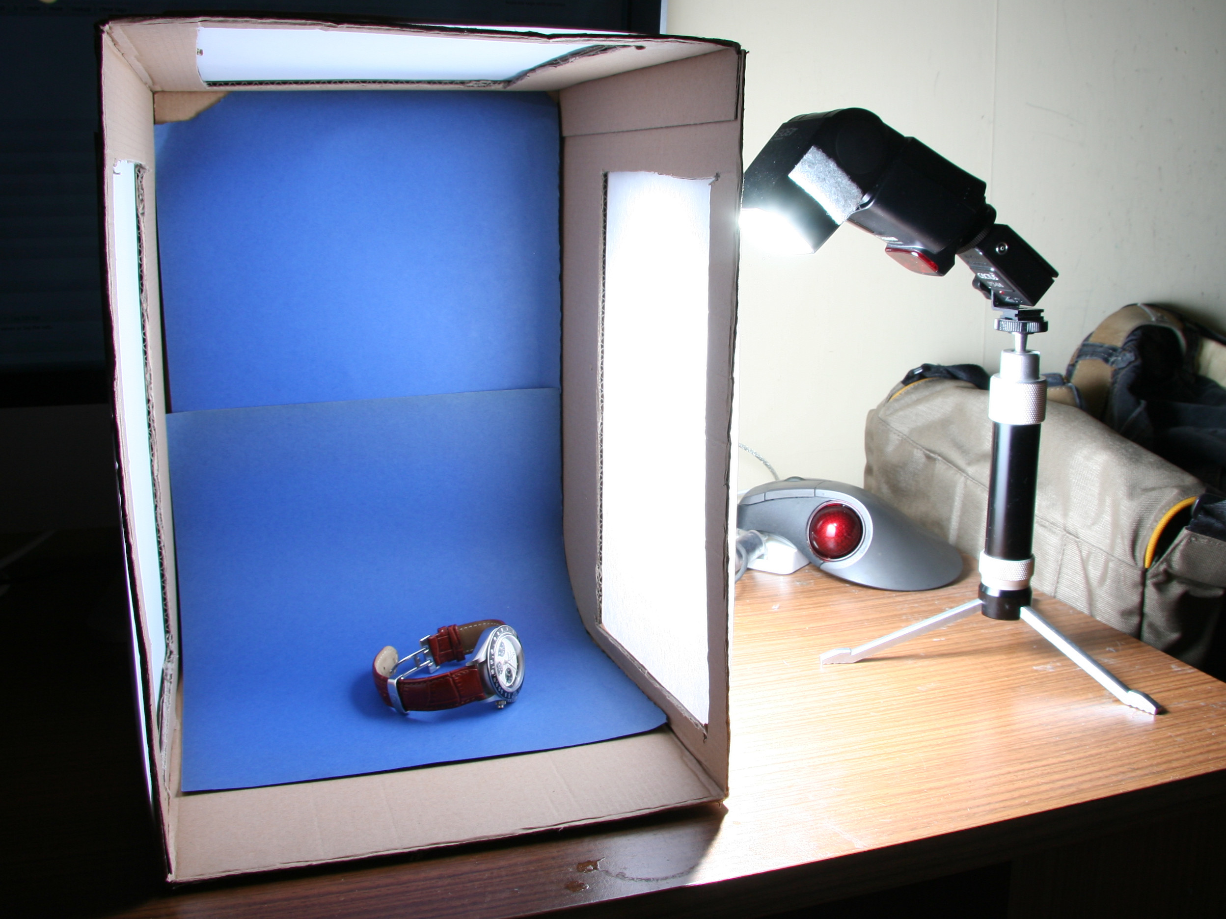 DIY Photography Lightbox
 File DIY Inexpensive Lightbox
