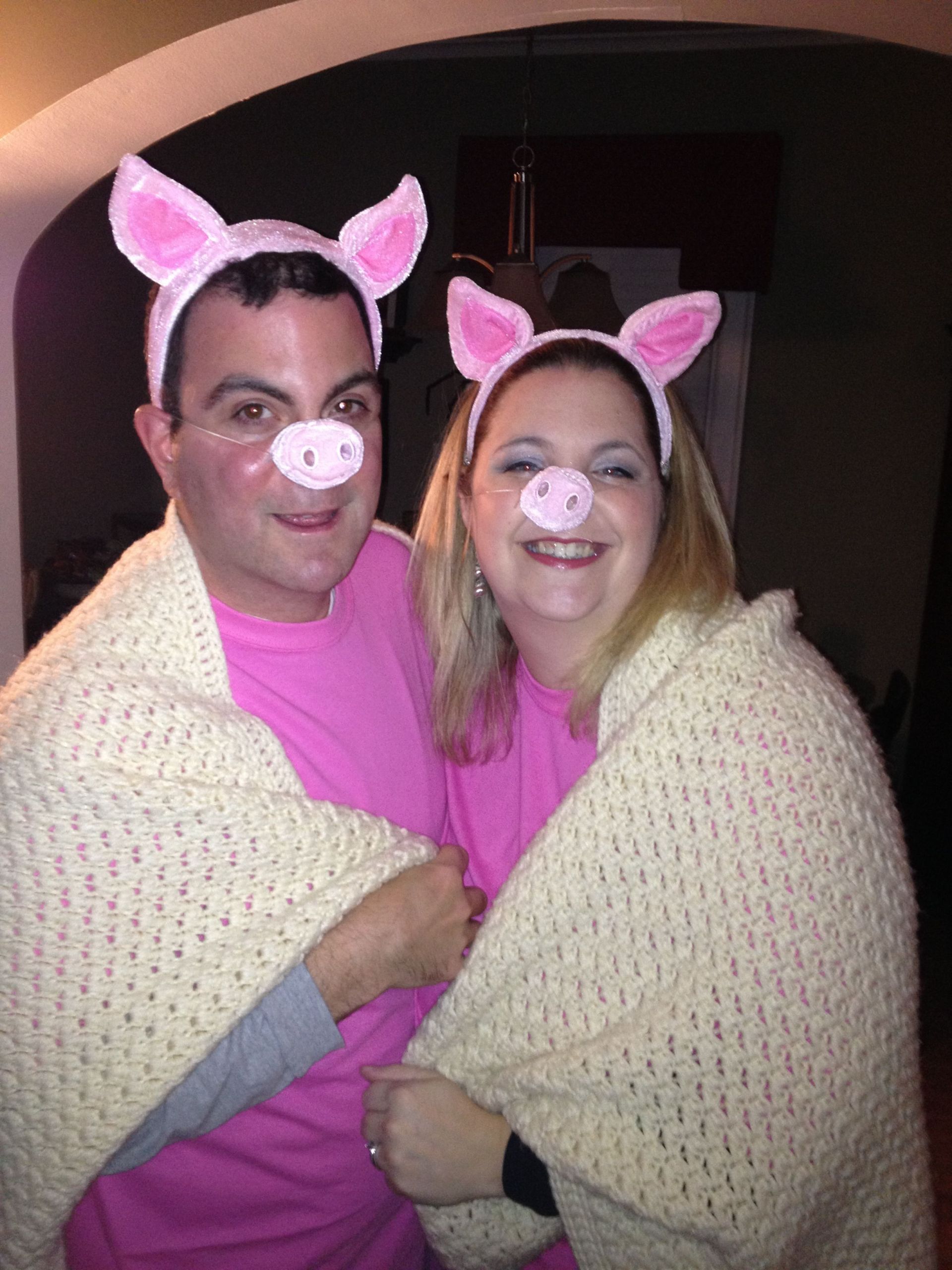 DIY Pig Costume
 17 DIY Couples Costumes That Will WIN Halloween