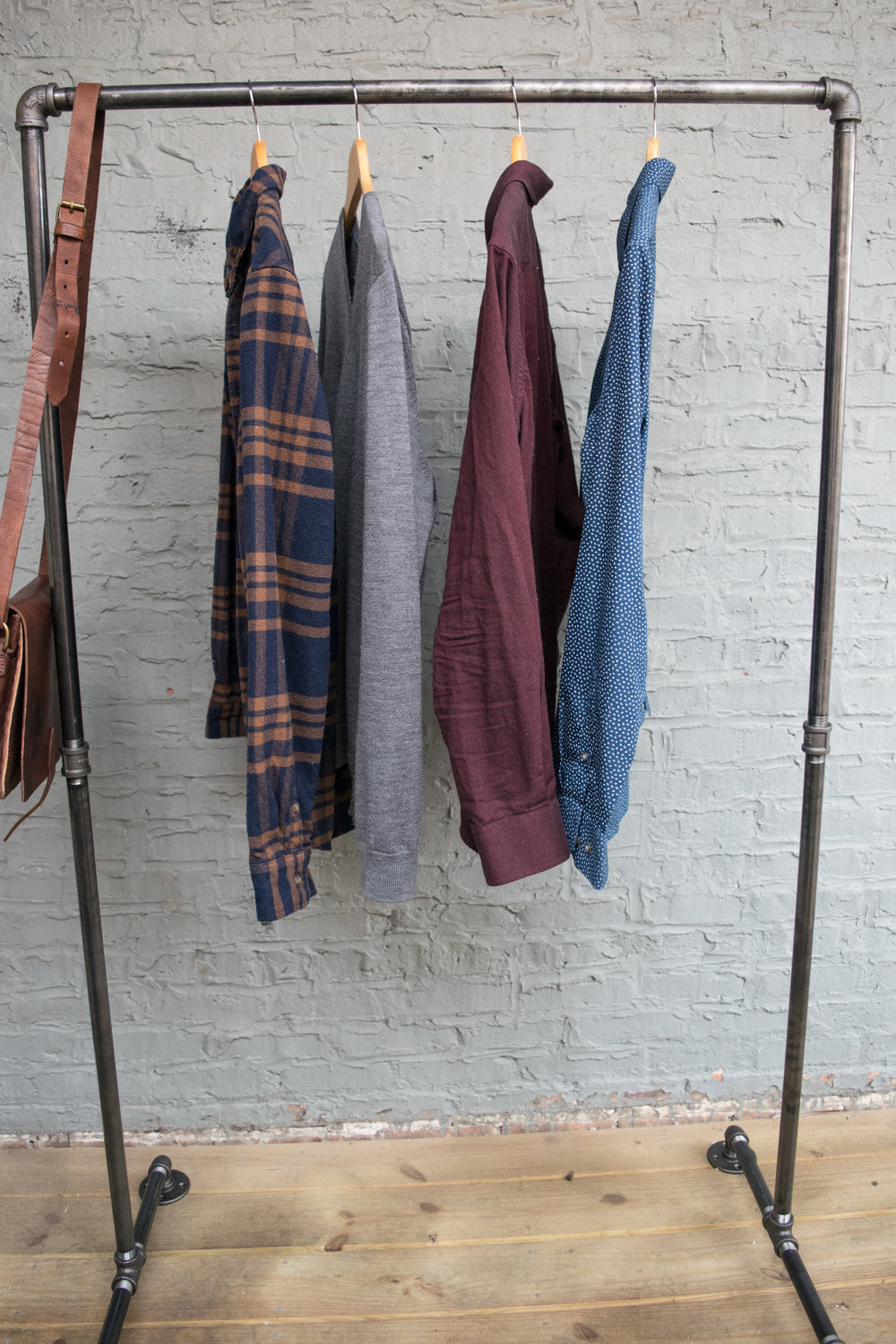 DIY Pipe Clothing Rack
 DIY Industrial Pipe Clothing Rack