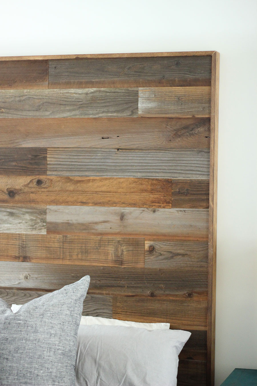 DIY Plank Headboard
 How to make a DIY Wooden Headboard Fresh Crush