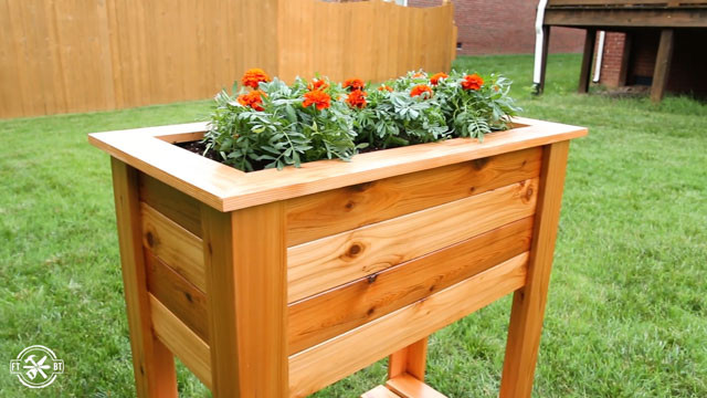 DIY Planter Box Plans
 DIY Raised Planter Box Plans & Video