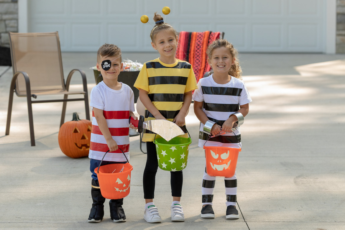 DIY Prisoner Costume
 3 Easy DIY Kids Halloween Costumes Bee Pirate Prisoner