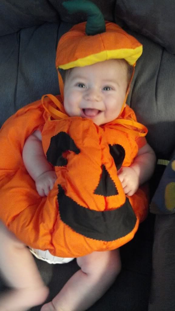 DIY Pumpkin Costume Toddler
 Uploaded from the bucket Android App See this image