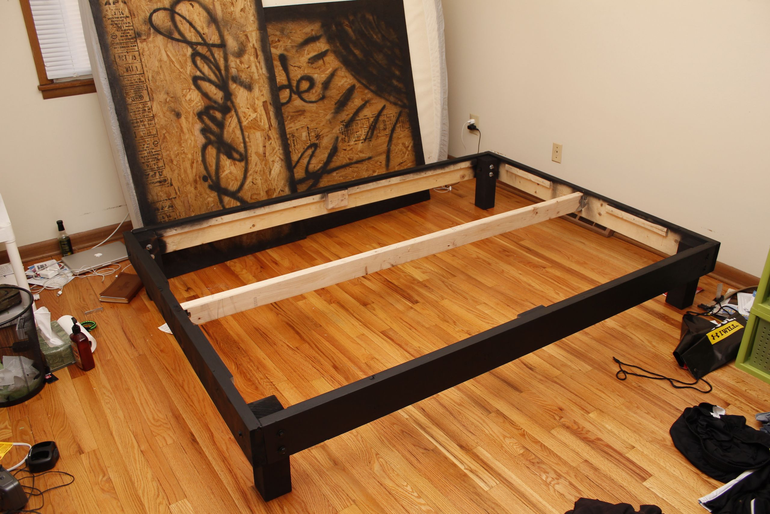 DIY Queen Bed Plans
 DIY Queen size platform bed