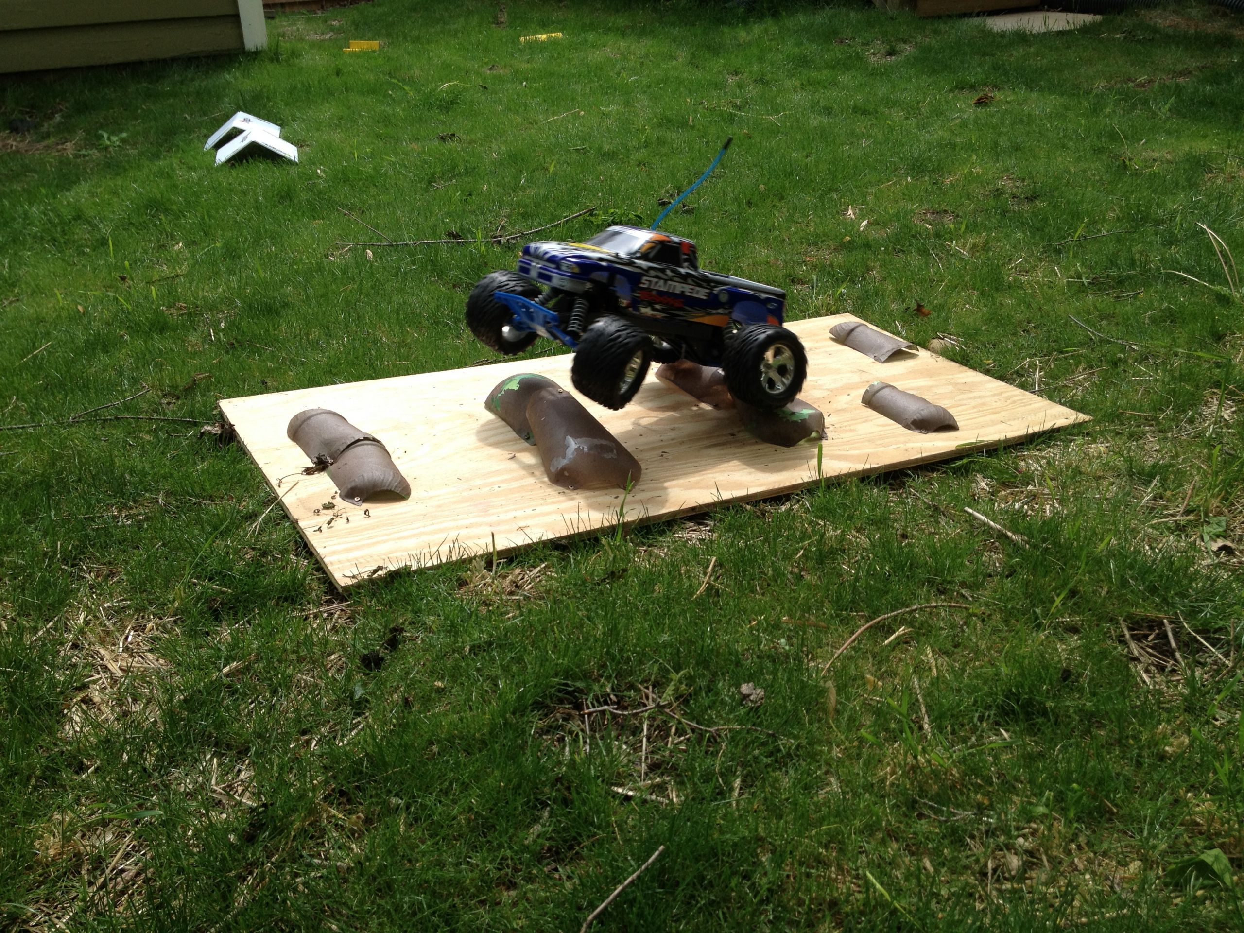DIY Rc Track
 DIY Backyard R C track update