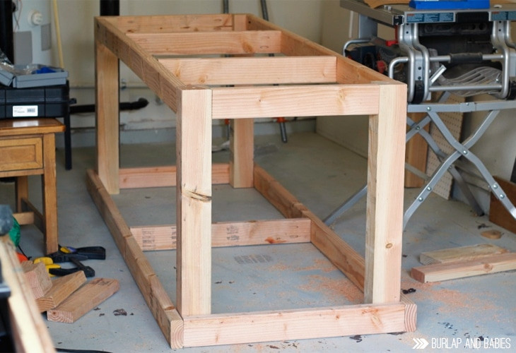 DIY Rolling Workbench Plans
 How to Build a Rolling Workbench