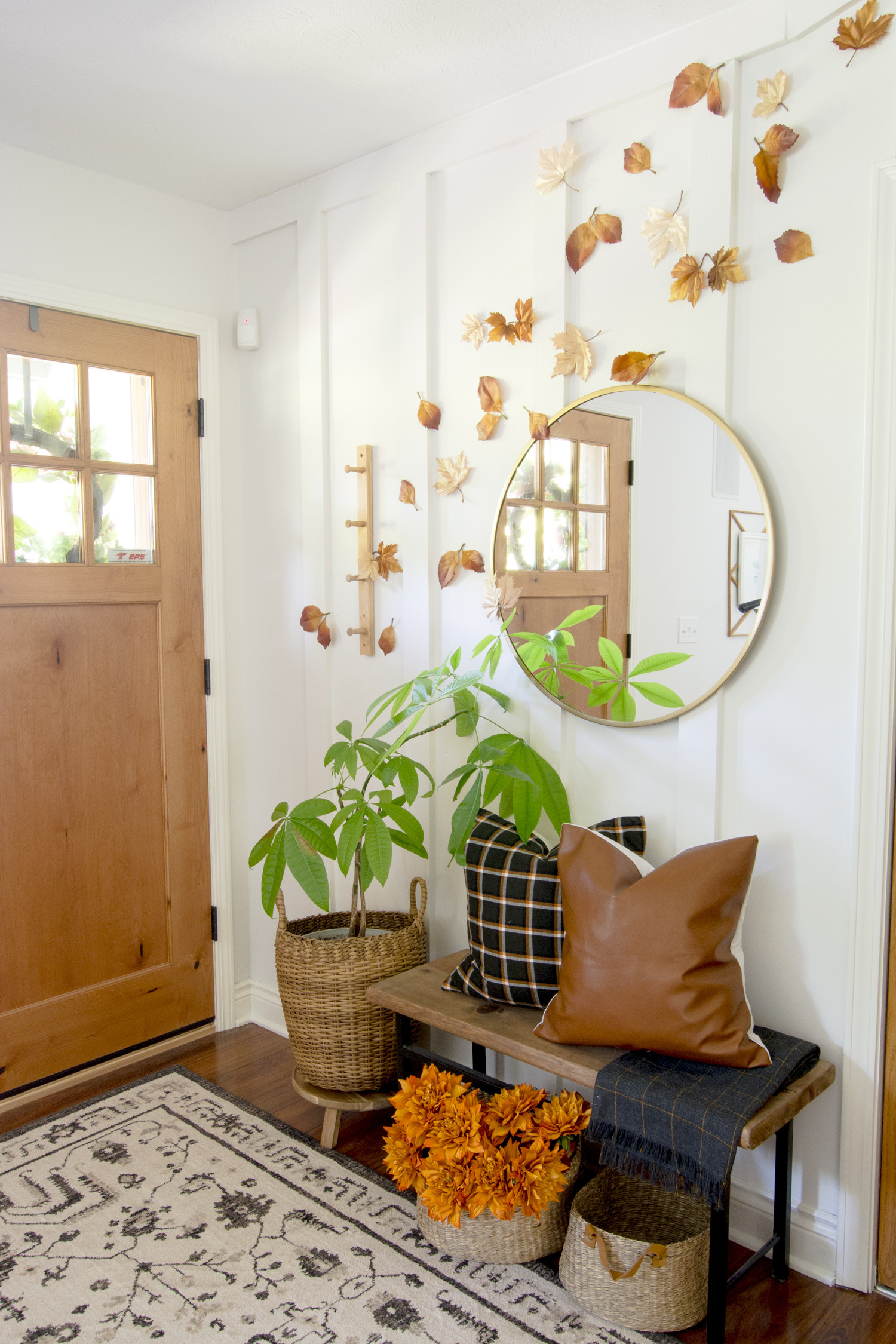 DIY Room Decor For Fall
 DIY Fall Decorations Simple Leaf Display