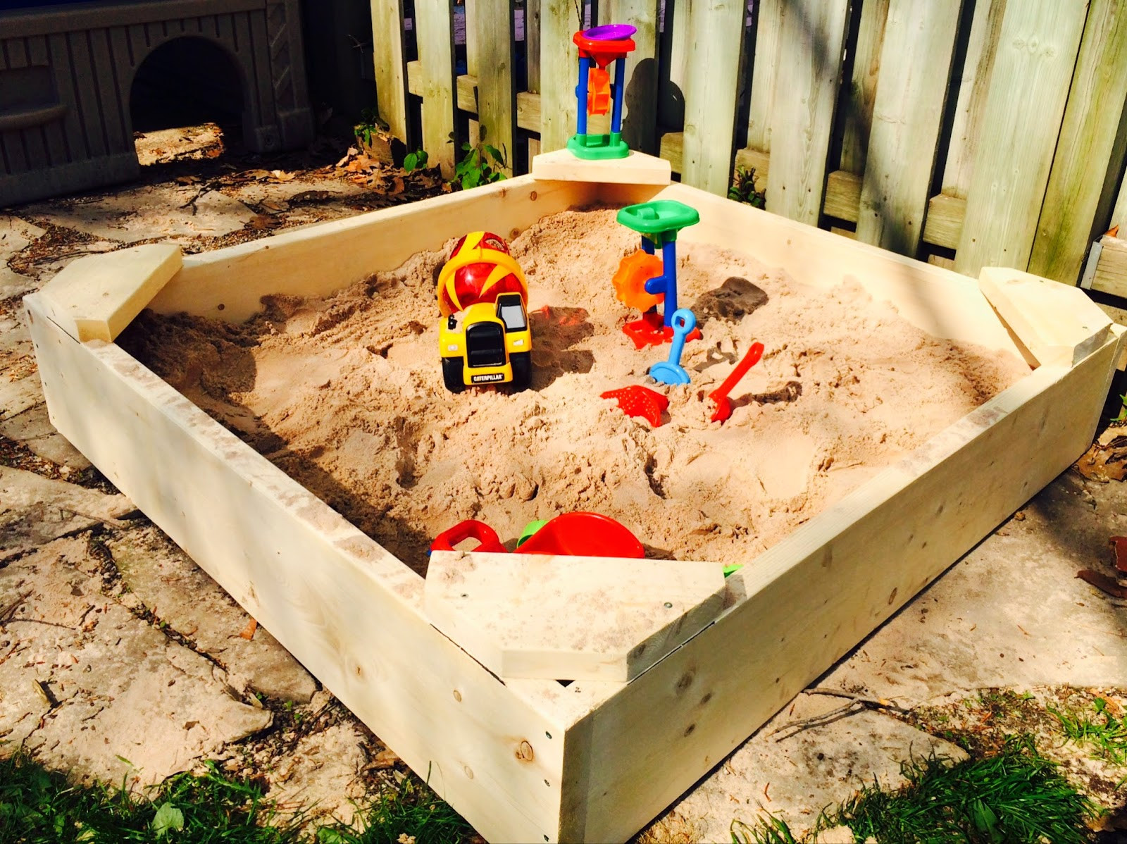 DIY Sand Box
 2moms2dogs2babies DIY Sandbox