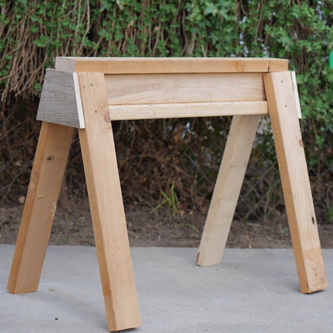 DIY Sawhorses Plans
 Easy 2x4 Sawhorse Build Construct101