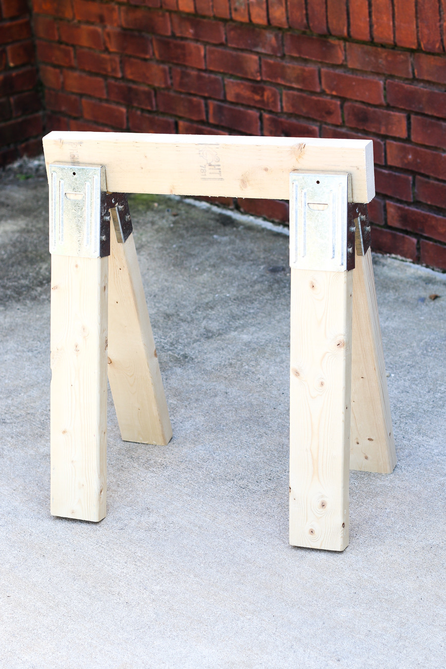 DIY Sawhorses Plans
 Easy DIY Sawhorse