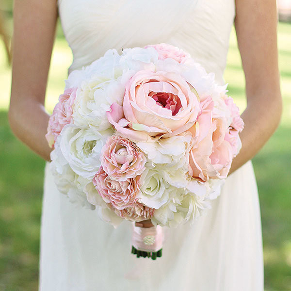 DIY Silk Wedding Bouquet
 Charming DIY Ideas for Your Wedding