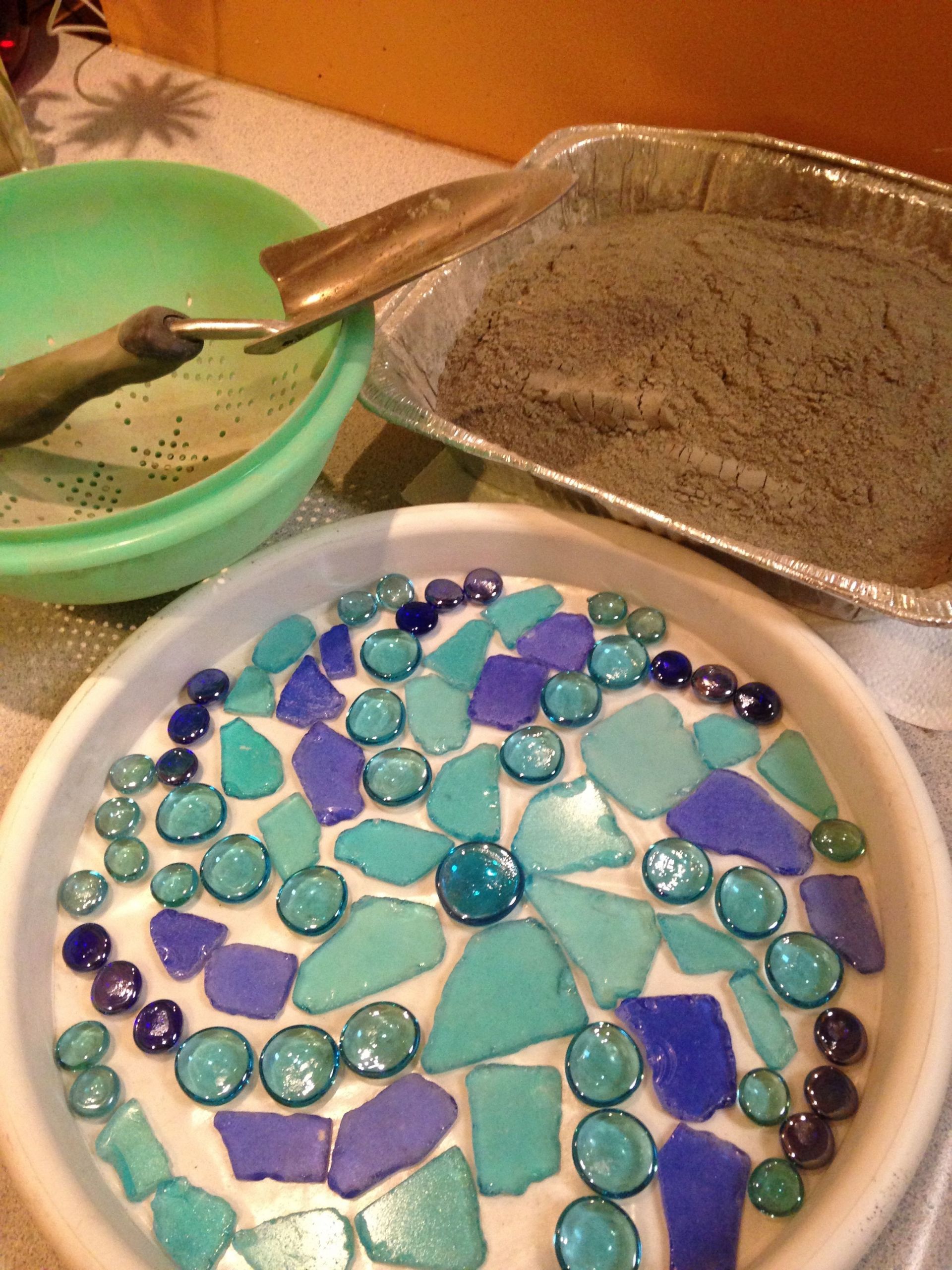 DIY Stepping Stones With Kids
 25 Amazing DIY Stepping Stone Ideas for your Garden