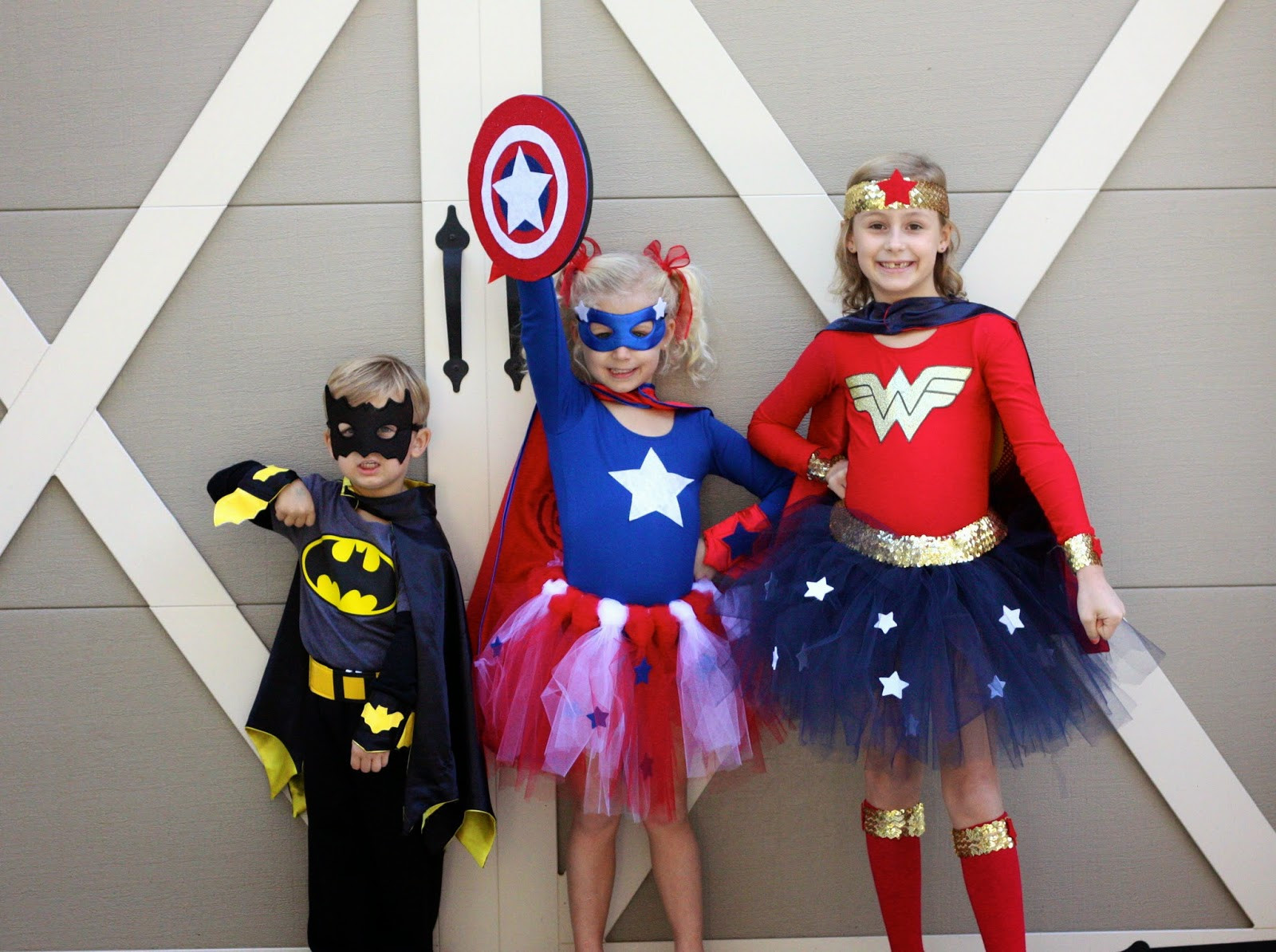 DIY Superhero Costume For Girls
 Magnolia Mamas DIY Superhero Costumes