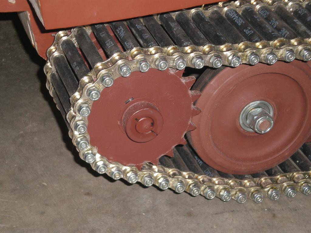 DIY Tank Track
 Small tracked vehicle designs from remote control tanks